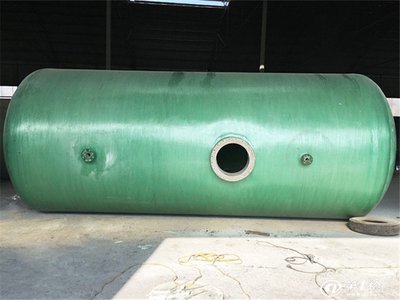 泰安玻璃鋼化糞池 防腐保溫 玻璃鋼管道 玻璃鋼儲罐_環(huán)保設(shè)備加工_第一槍