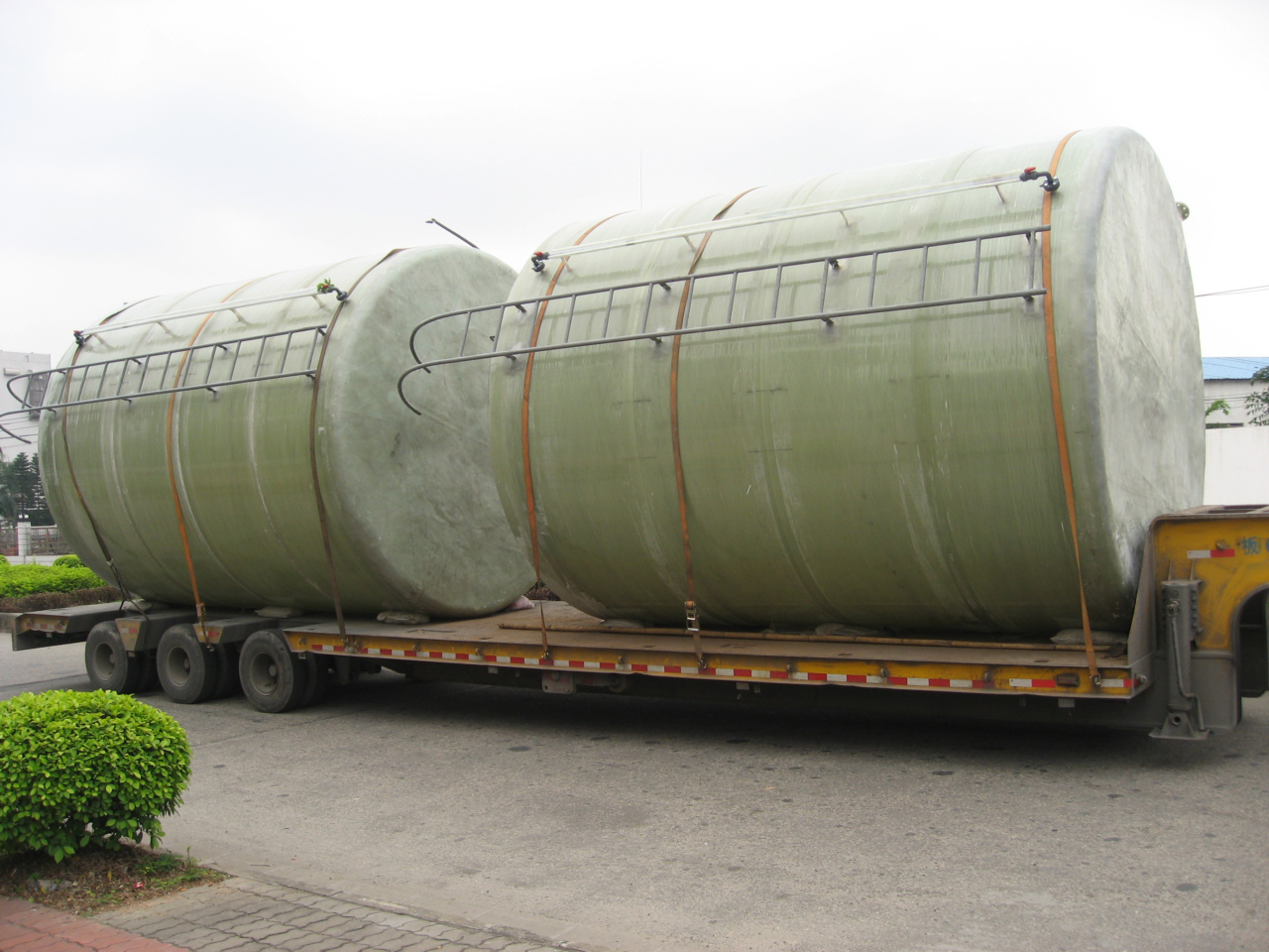 黑龍江玻璃鋼儲罐 大容積、長壽命、可替代PE儲罐的優選方案